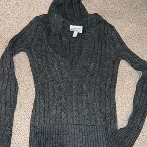 Aeropostale V neck hooded sweater gray medium